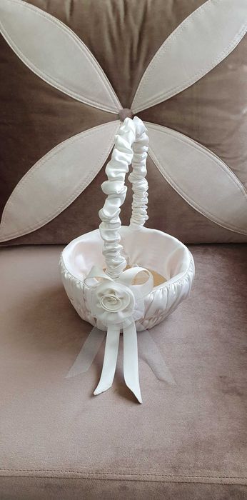 Coș de mireasă - pentru petale de flori