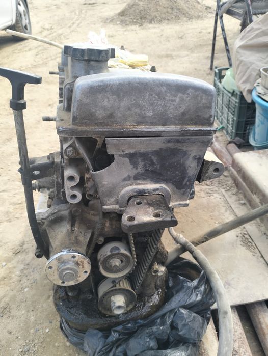 Б/у мотор на Карина е