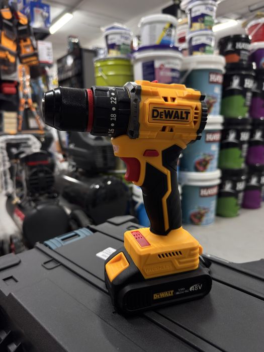 Двухскоростная безударная дрель-шуруповёрт DeWalt