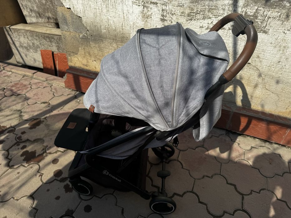 Продам прогулочную коляску