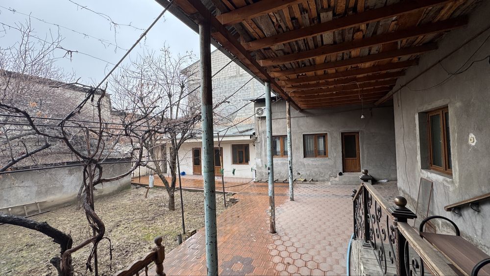 Hovli uy sotiladi 4 sotix