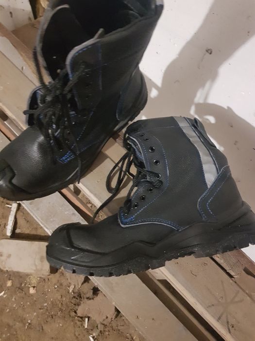 Берцы новые.            .