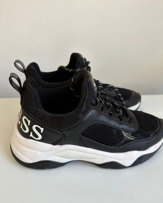 Сникърси Guess 36