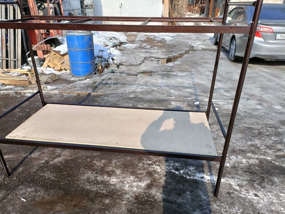 Железный кровать