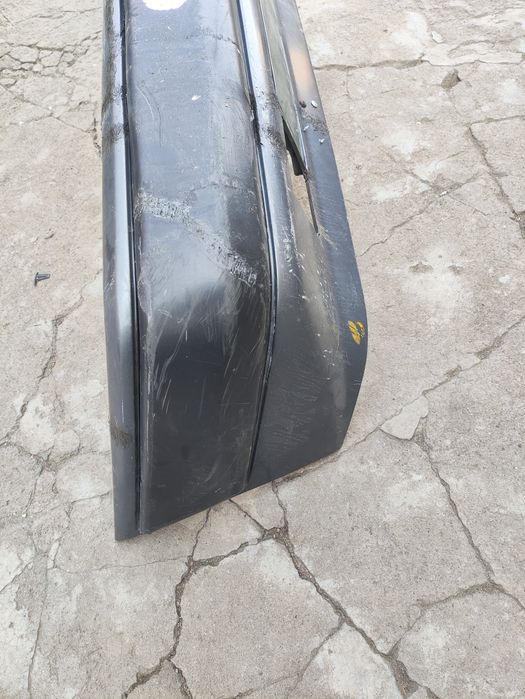 Бампер оригинал 124 Мерседес