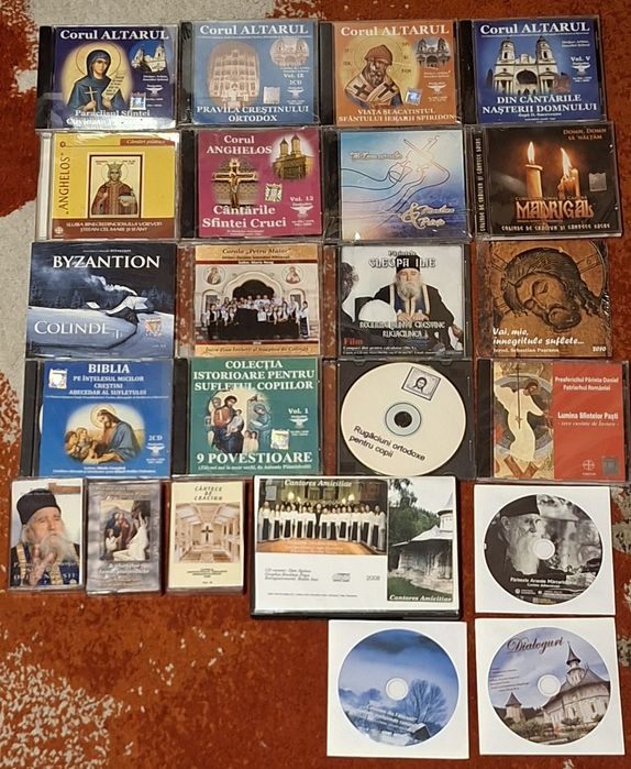 Discuri vinil cu muzică clasică, CD-uri și casete cu muzică religioasă ortodoxă