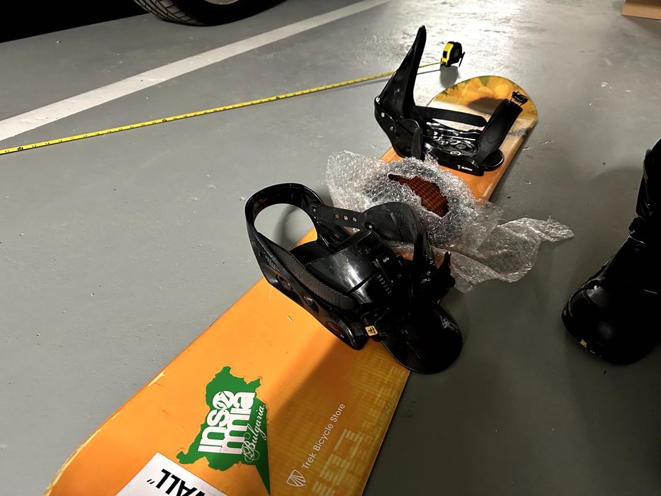 Свеж дамски/юношески сноуборд комплект 137см с обувки Vans (38 EU), каска и очила!