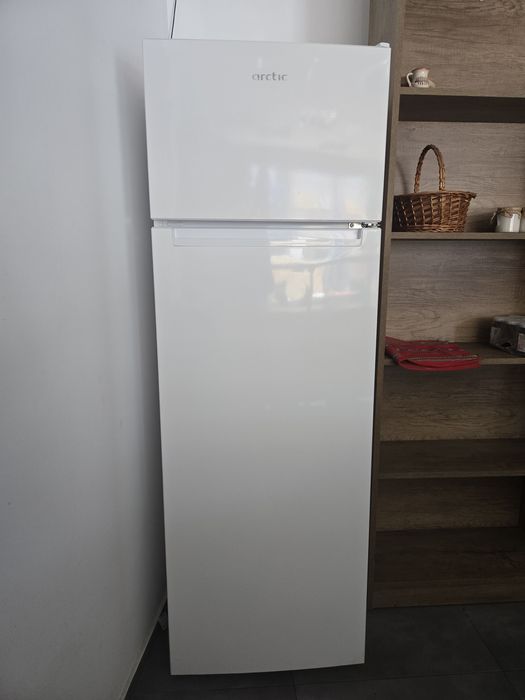 Vitrine frigorifice, frigidere