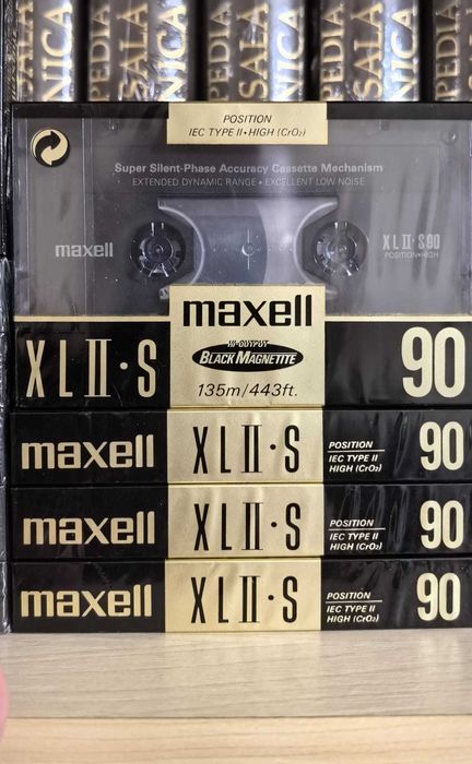 Casete audio Maxell chrome, Type II sigilate.
