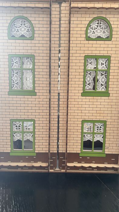 Домик кукольный