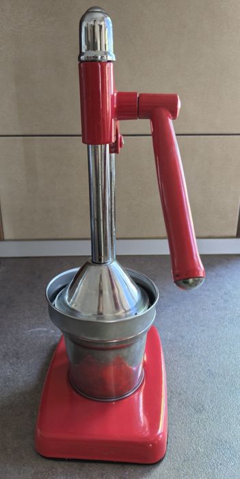 Storcător manual de fructe