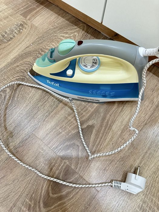 Утюг компания Tefal