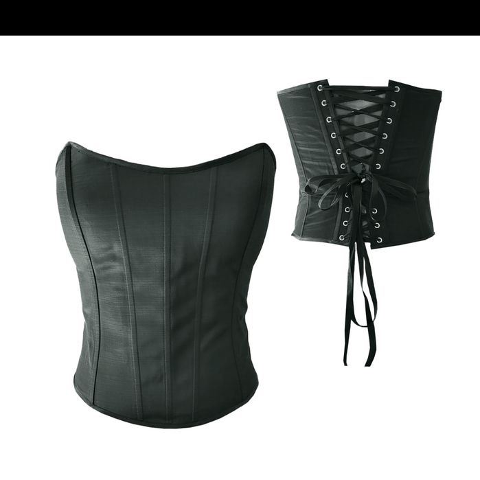 Vând corsete cusute la comanda.Marime 34-42