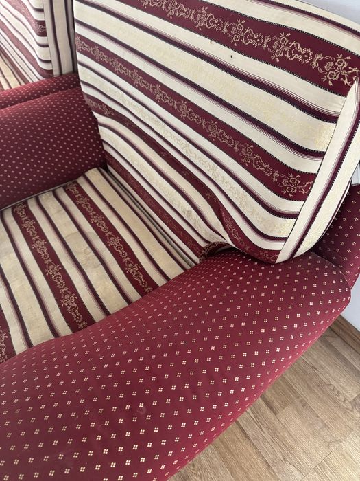 Диваны и кресло б.у