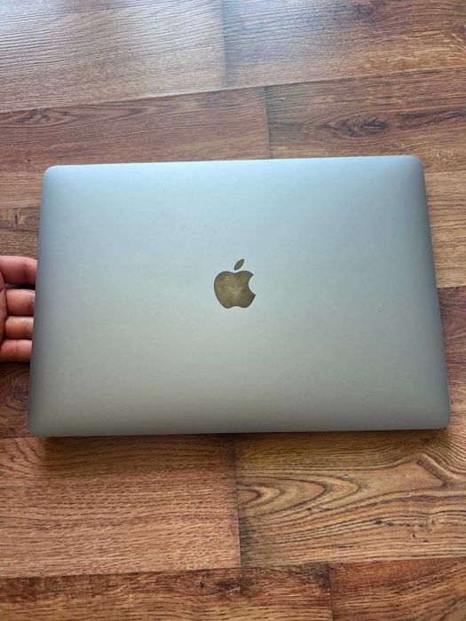MacBook Pro 13" (M1, 2020), 16GB RAM,  512GB SSD, Touchbar, Сив (Space Gray) - 80% батерия