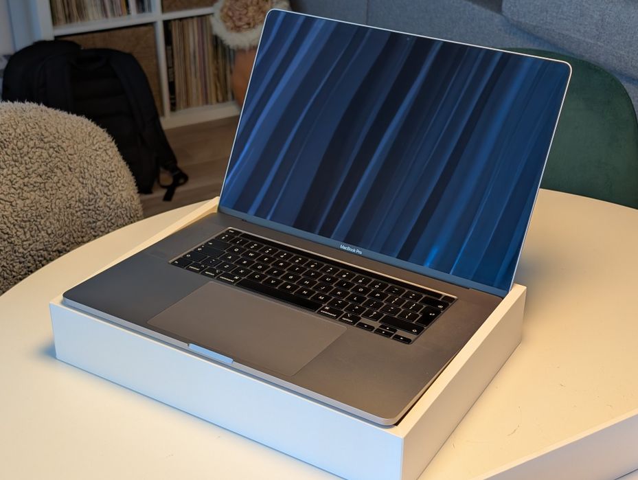 apple macbook pro 15 2019 second hand si noi de vanzare • Anunturi