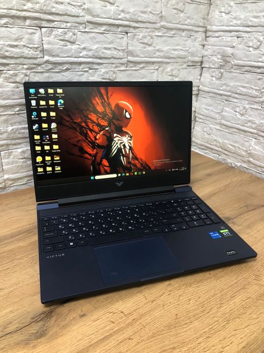 HP Victus i5-12500H