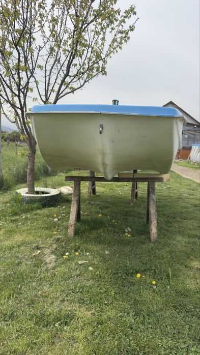 Barca trimaran.