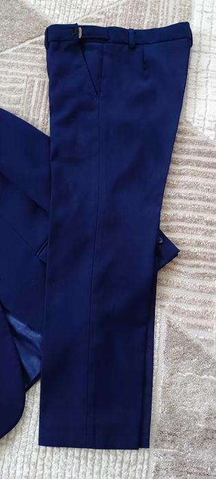 Продам школьную форму для мальчика