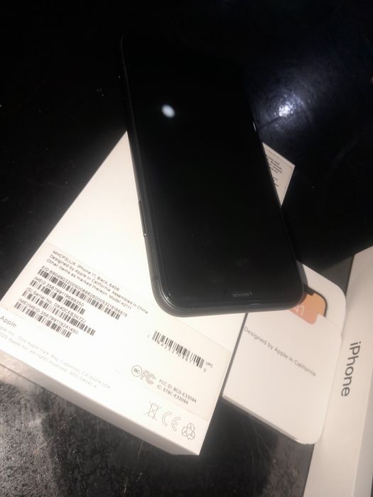 iPhone 11  64gb чорный