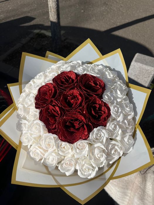 Buchet trandafiri sapun cu model/ initiala/ biletel personalizat