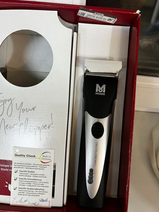 Продам профессиональную машинку для волос Moser
