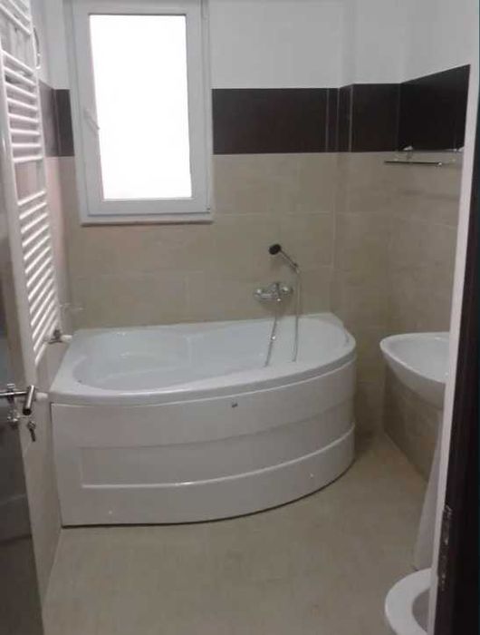 Ap. 2 camere dec., et. 1, George Enescu, zona Liceul de Informatica