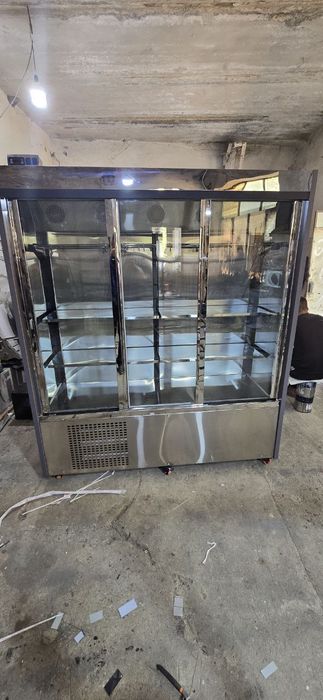 Витрина холодильник