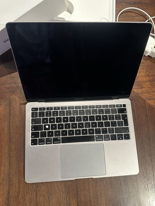 Macbook Air 13-inch A1932