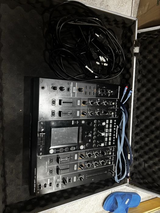 DJ контроллер Pioneer 2000