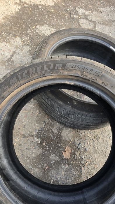 225.45.r17 Michelin
