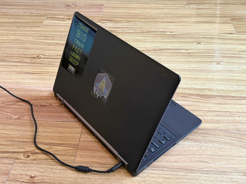 15.6 Dell Latitude E5570`Core i7-6820HQ/8GB DDR4/256GB NVMe/AMD R7-2GB/Full HD IPS