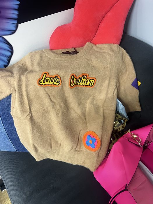 Дамски пуловер с къс ръкав