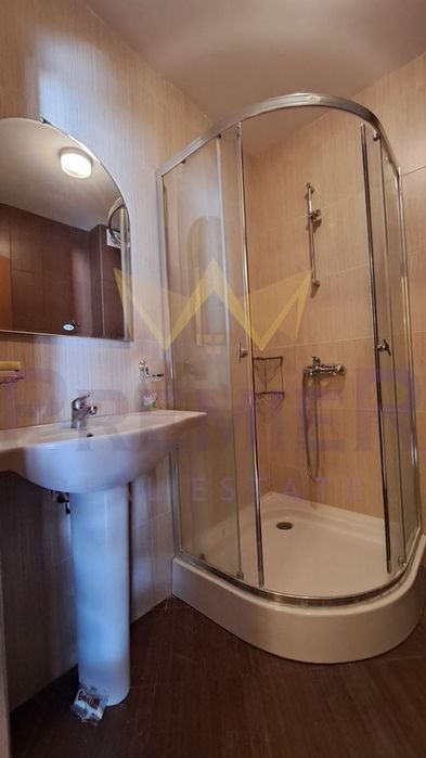 Дава се под наем Тристаен апартамент в к.к. Златни пясъци - 120 кв.м за 612 € - Снимка #12