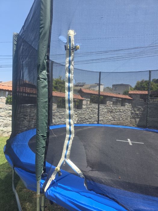 Батут с размери 427 см.