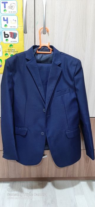 Продам костюм тройка. 6-8 лет