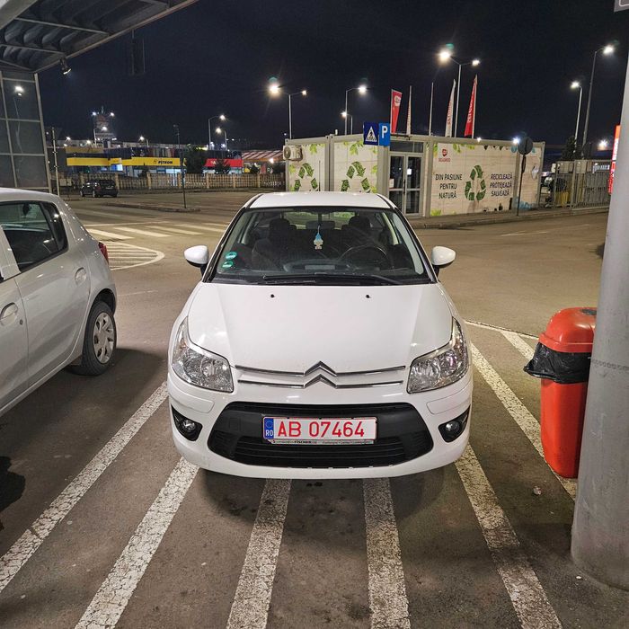 Vând Citroen C4 2010