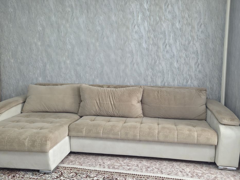 Продам диван угловой