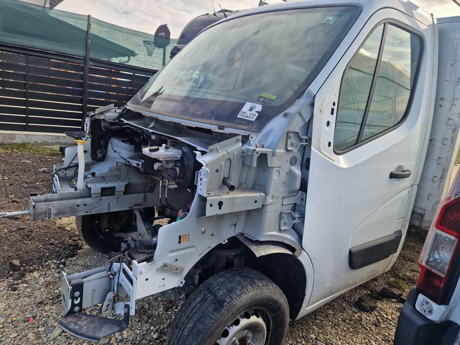 dezmembrez renault master ,sasiu ,lonjeron, etc