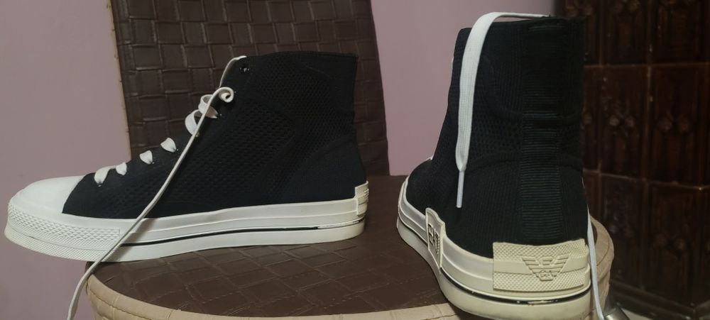 Adidași Emporio Armani noi