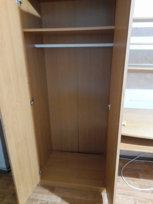 Стол-шкаф-пенал б.у.