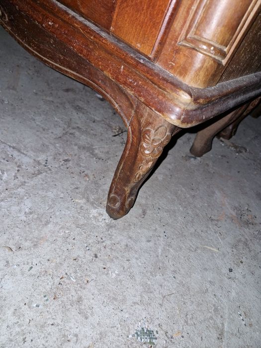 Mobilă veche lemn masiv