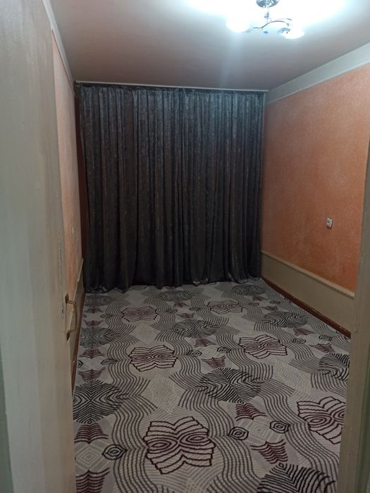 3-хонали критида турон банк олдида