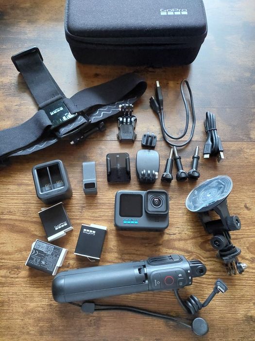 Kit camera acțiune GoPro + accesorii