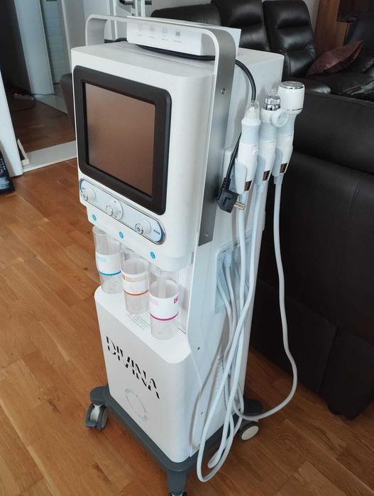 Aparat profesional dermabraziune Divina Pro 2025