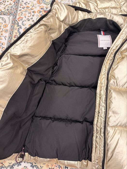 Продам пуховик Tommy Hilfiger