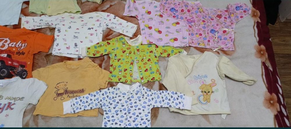 Продам недорого детские вещи