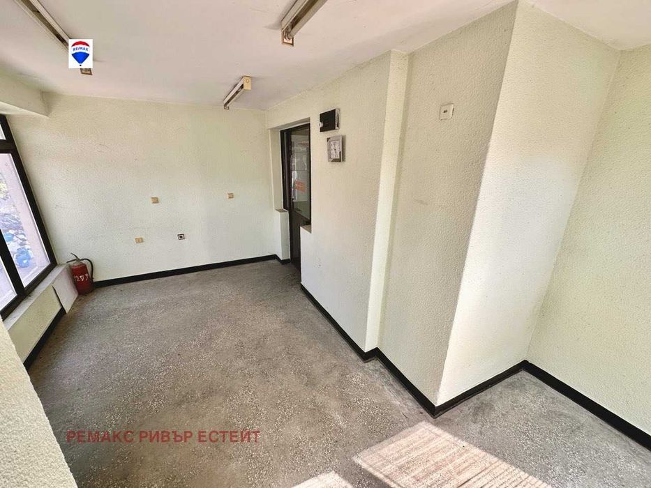 Дава се под наем Офис в Русе, Централен кооп. пазар - 20 кв.м за 153 € - Снимка #2