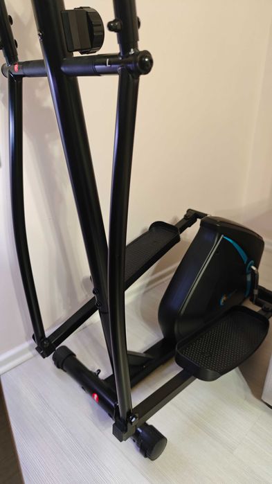 Vând bicicletă eliptică magnetică FitTronic 510E aproape nouă