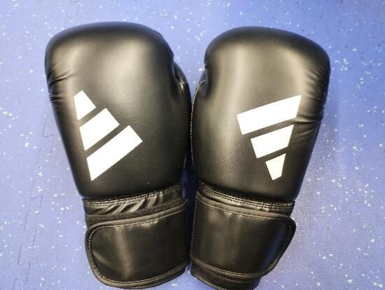 Set Box Adidas: Mănuși, benzi, protecție - produs resigilat Decathlon